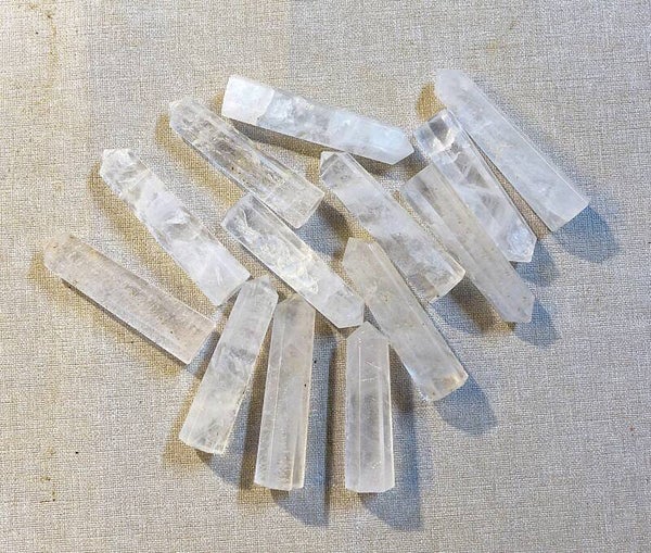 Geslepen bergkristal punten. per stuk .