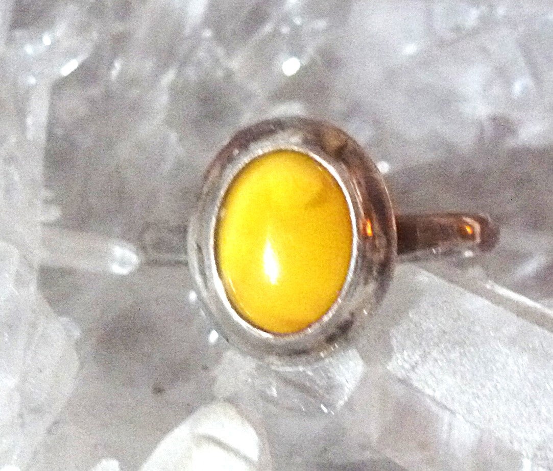 Mooie kinder ring met barnsteen en 925 zilver