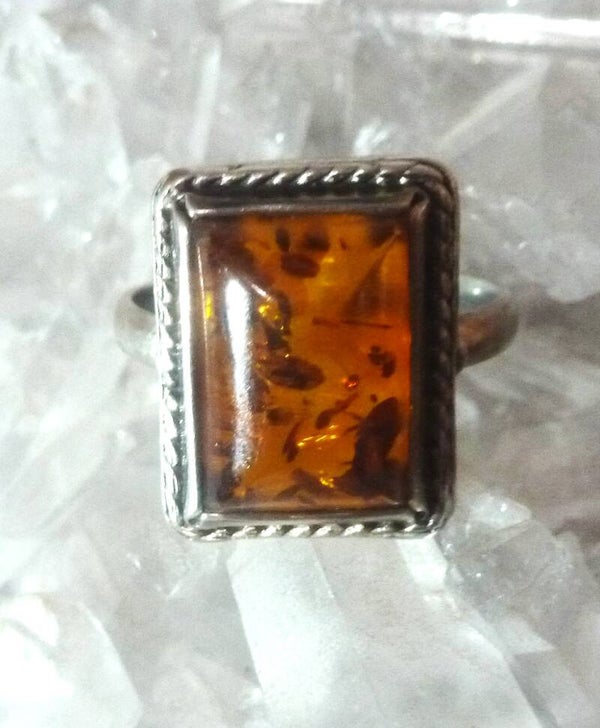 Mooie ring met barnsteen en 925 zilver