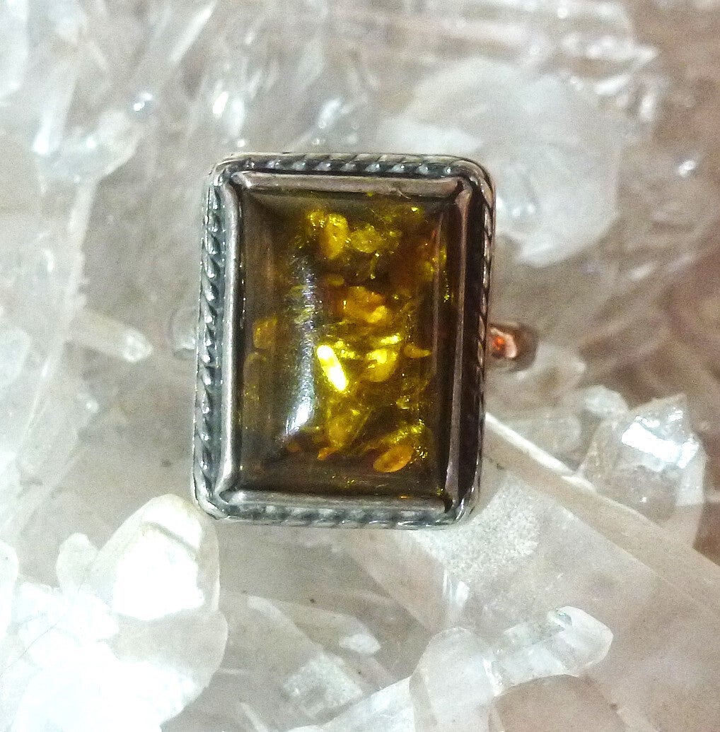 Mooie ring met groene barnsteen en 925 zilver