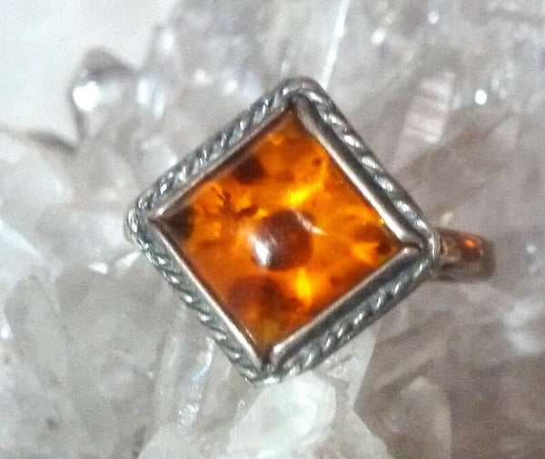 Mooie ring met barnsteen en 925 zilver