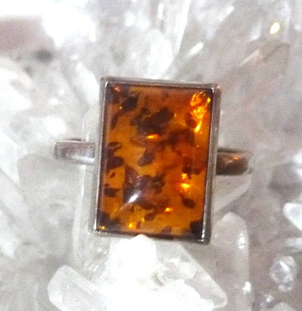 Mooie ring met barnsteen en 925 zilver