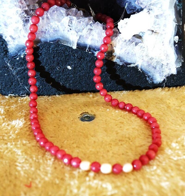 Mooie facet Robijn collier met Biwa Parel