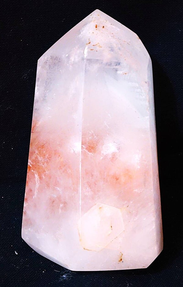 Mooie kristal punt met Hematiet fantoom uit Brazilië .Zeldzaam