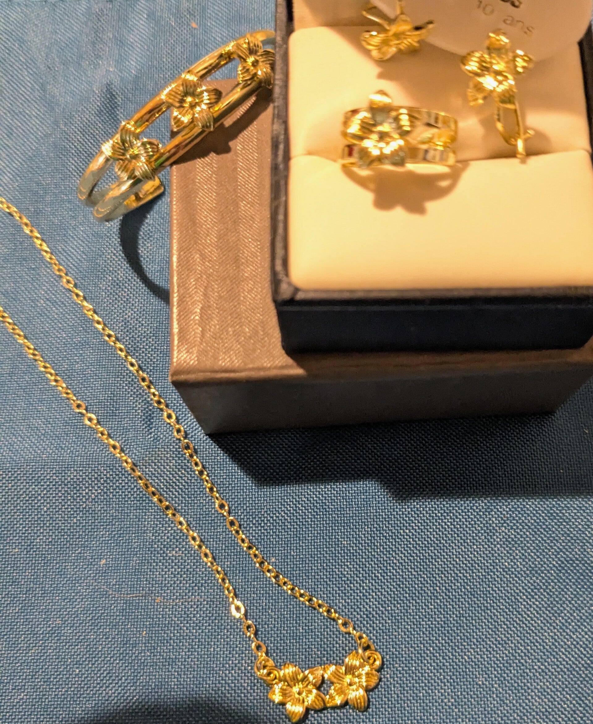 Girls Gold Plated Necklace, Earrings, Ring and Bracelet with Beautiful Plumeria Flower Design