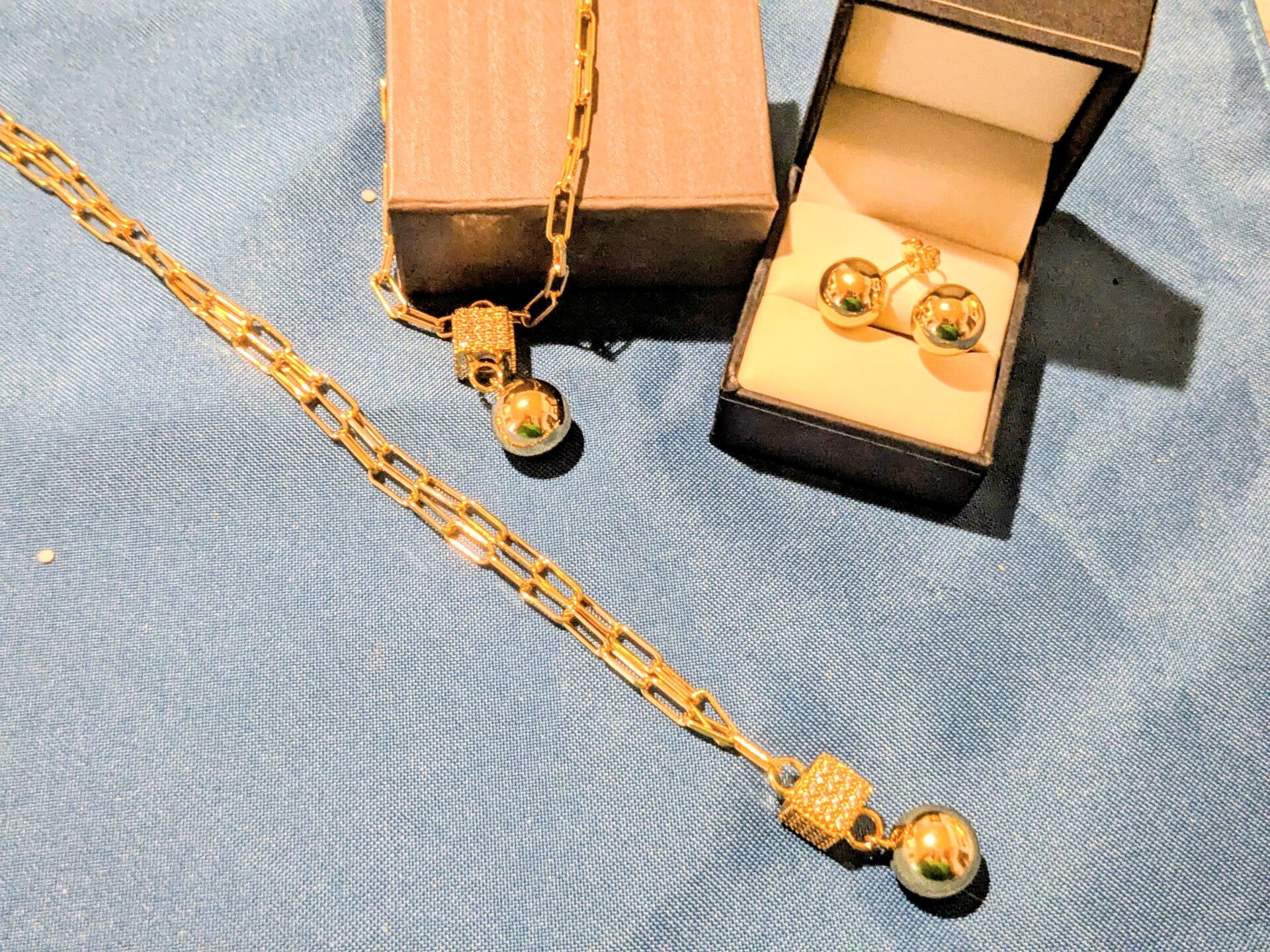 Woman Gold Plated Set, Necklace, earrings and Bracelet with CZ Box and Dangly Circle design