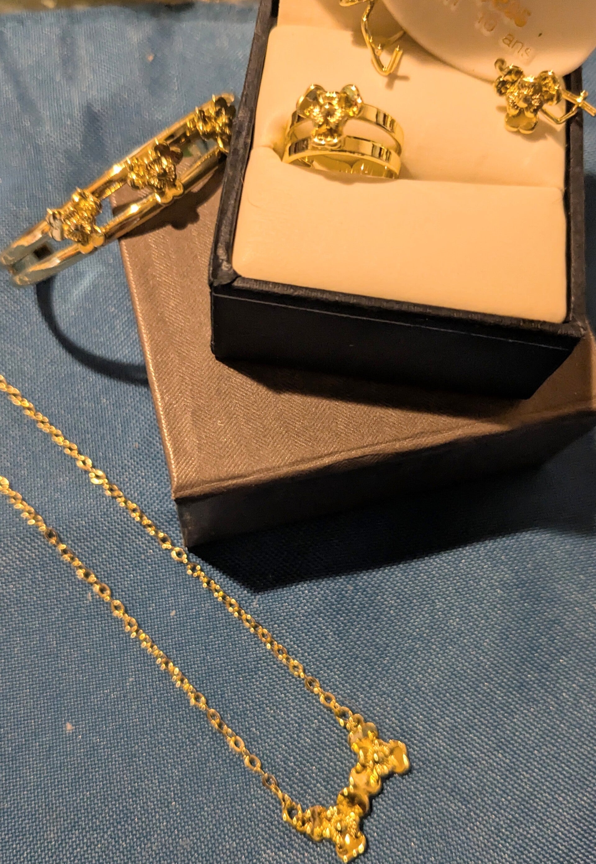 Girls Gold Plated Necklace, Earrings, Ring and Bracelet with Beautiful  Flower in Leaf Design