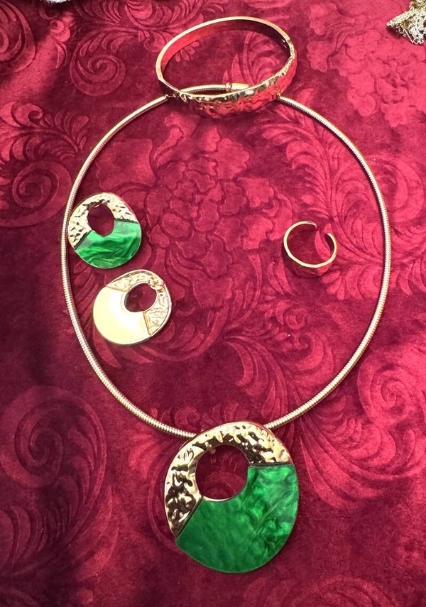 Womans Gold Plated Necklace, Earrings, Ring and Bracelet with Beautiful Green and Gold Design