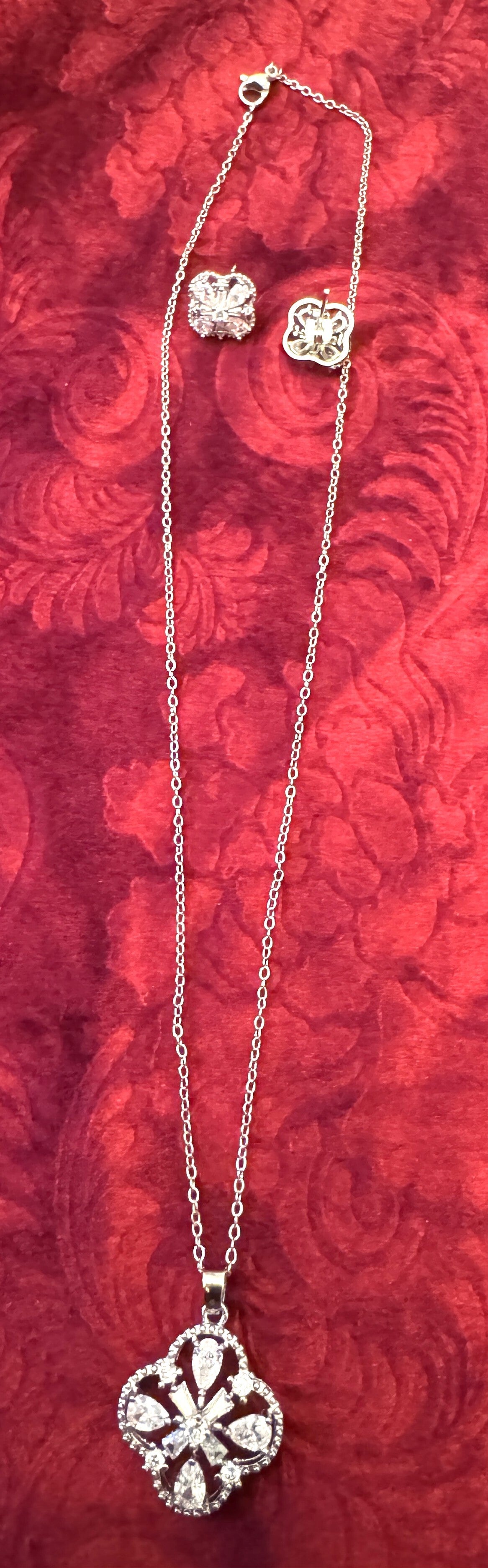 Women Silver Color Necklace and Earrings. Beautiful CZ Stones Clover With Cross like design