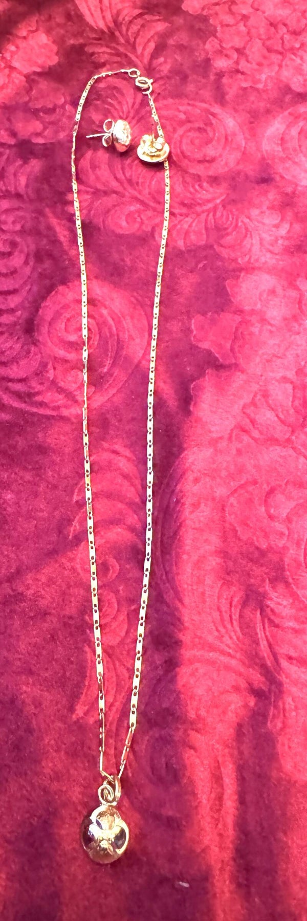 Woman Gold Plated Necklace and Earrings, with Beautiful Circles in Circle Gold Design