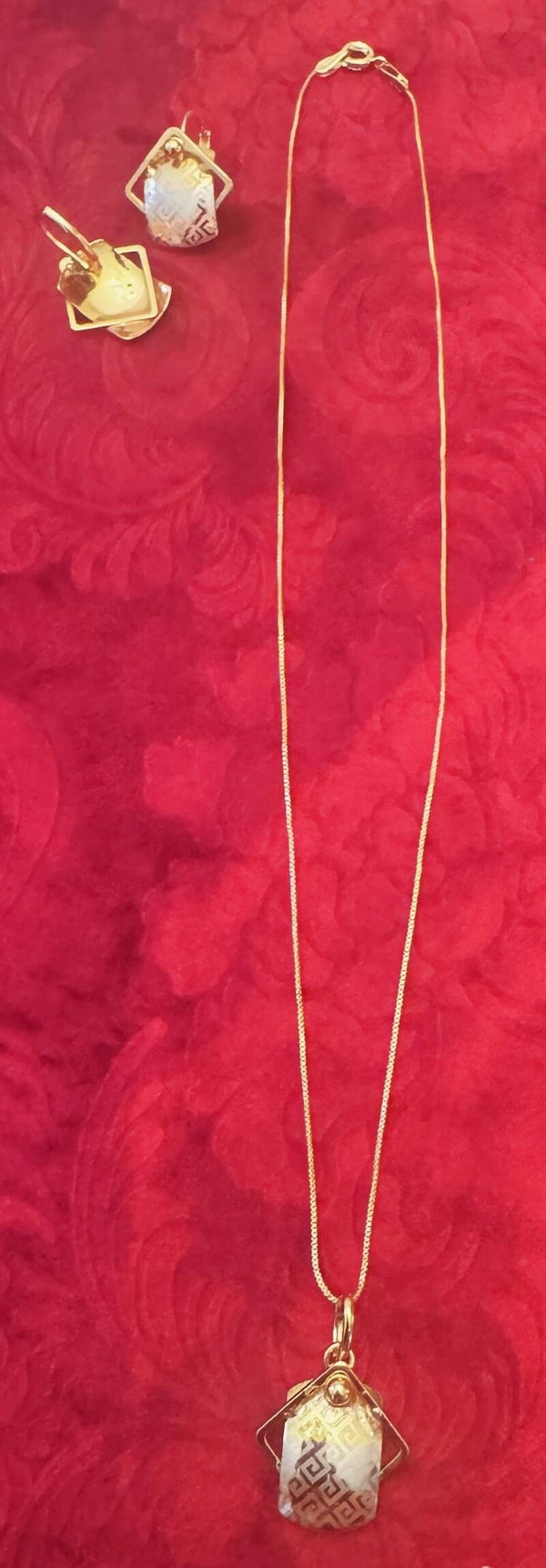 Women Gold Plated Necklace and Earrings with Silver and Rose Color. Beautiful Retanguler in Diamond with Design