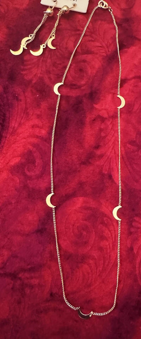 Women Gold Plated Necklace and Earrings with Beautiful Half Moon Design