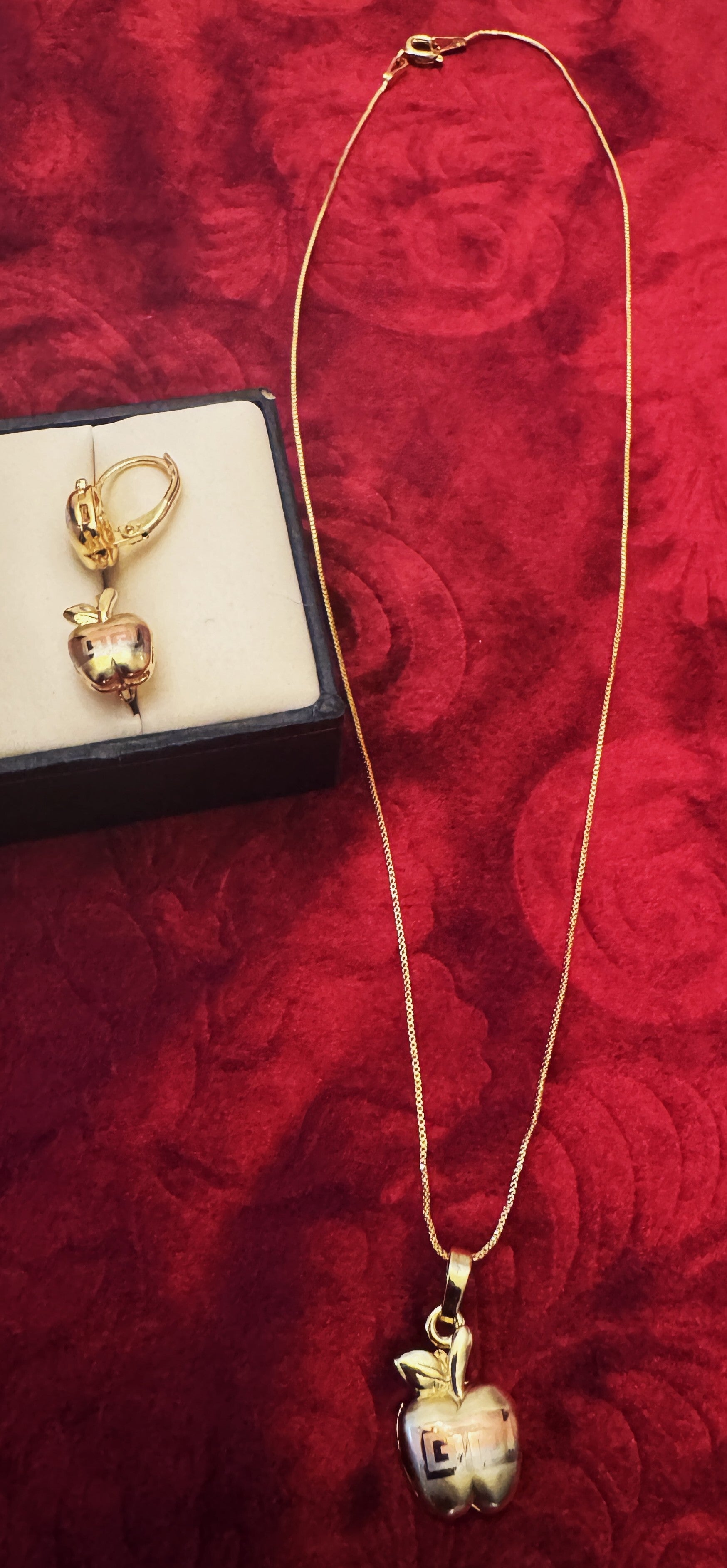 Woman Gold Plated with Silver and Rose Color Necklace and Earrings with Beautiful Apple Design