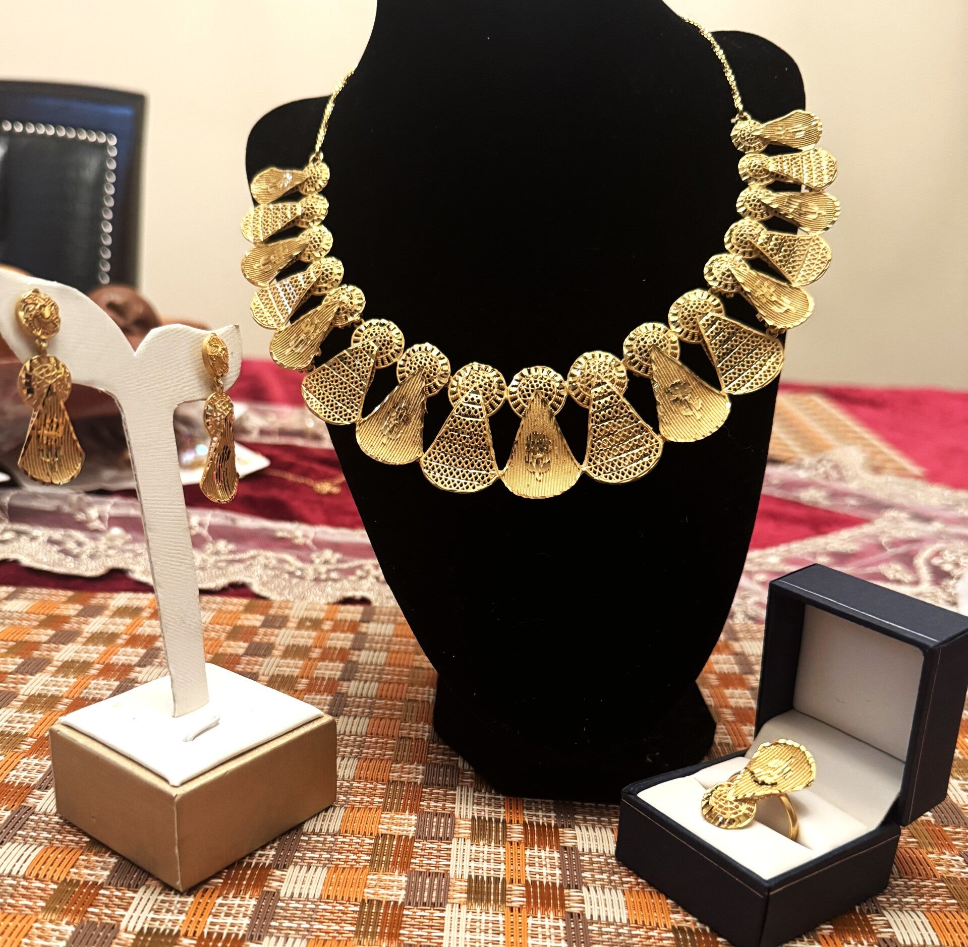 Beautiful Gold Tone Large Necklace, Ring and Earrings with Flowers/Circle and Rain Drop Designs