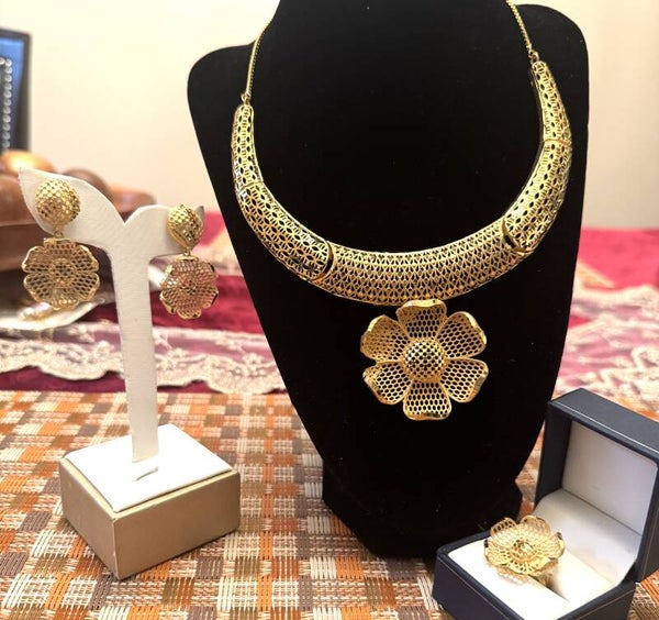 Beautiful Gold Tone Large Necklace, Ring, and Earrings with Elegant Designs and Large Flower