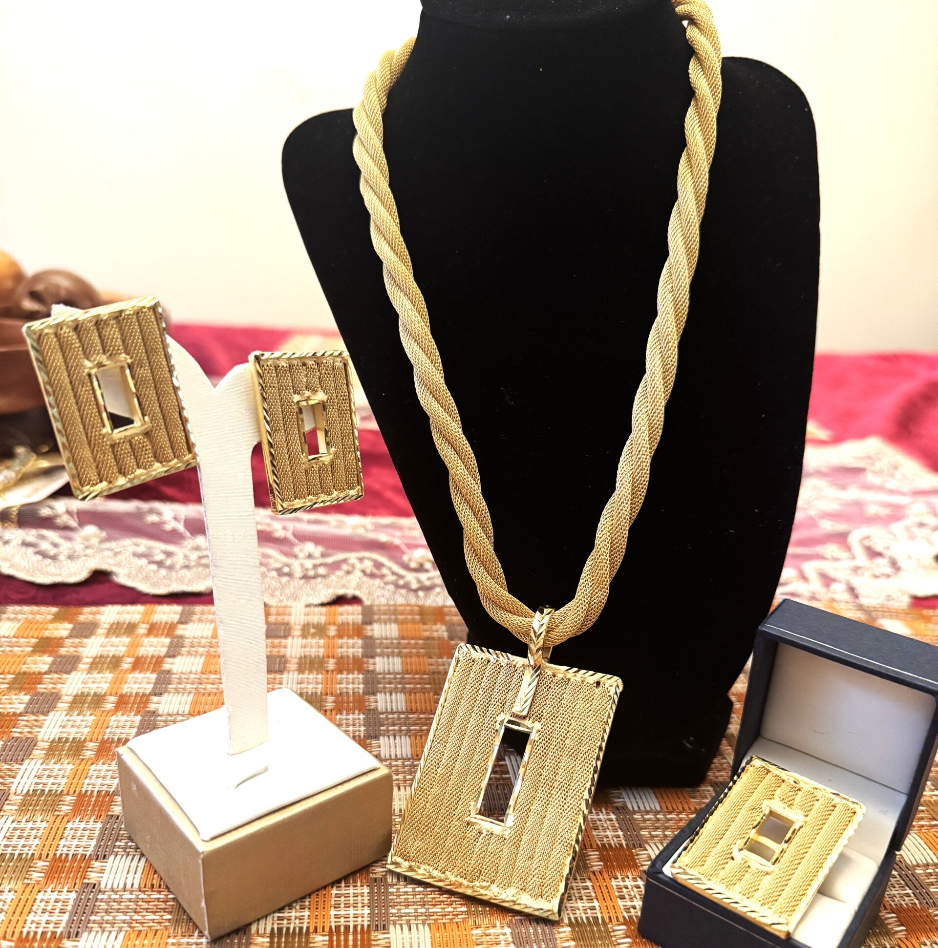 Beautiful Gold Tone Large Necklace, Ring, and Earrings with Hollow Rope Chain Large Square with Open Middle Design