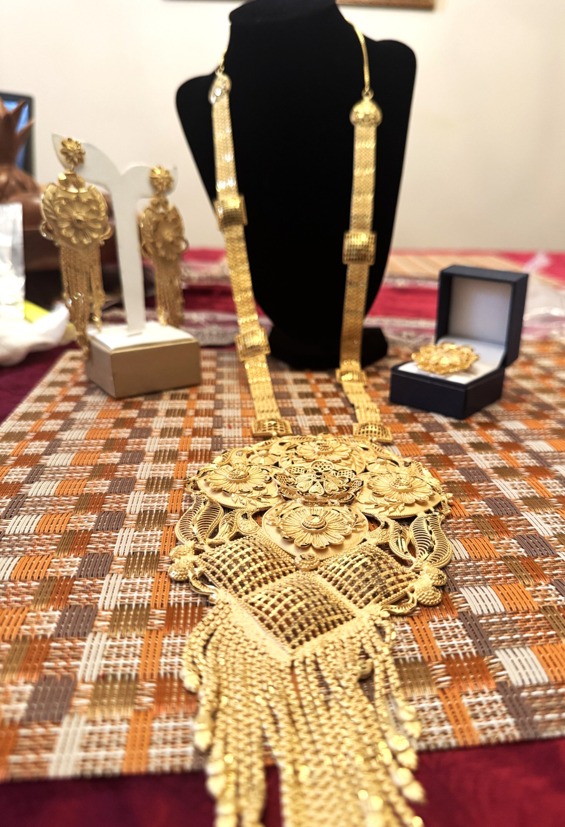 Beautiful Gold Tone Long Necklace, Ring, and Dangly Earrings with Elegant Rani Haar/Haram Flower Design