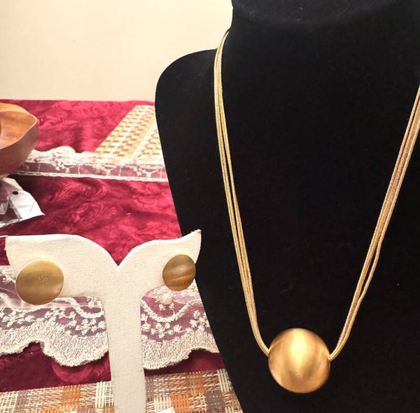 Beautiful Gold Color Necklace and Earrings Circle Style Design
