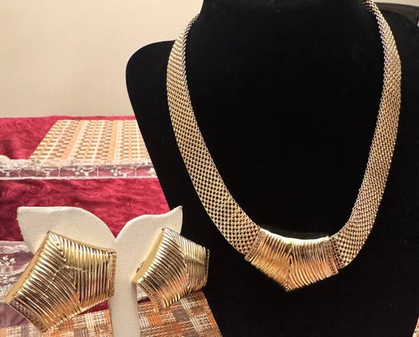 Beautiful Gold Color Necklace and Earrings Thick Style Design