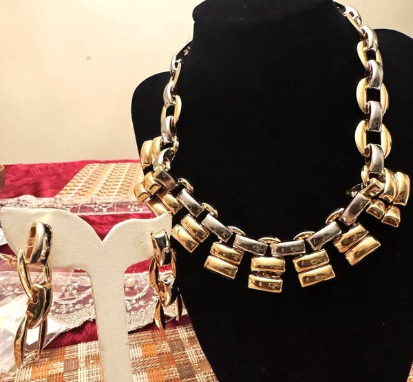 Beautiful Gold/Silver Color Necklace and Earrings with Thick Chain and Lock Design