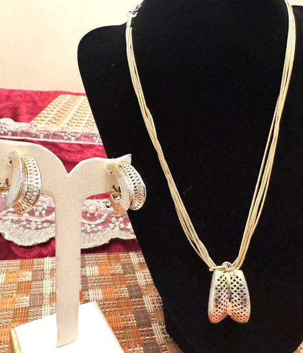 Beautiful Gold, Rose and Silver Color Necklace and Earrings With Beautiful Design