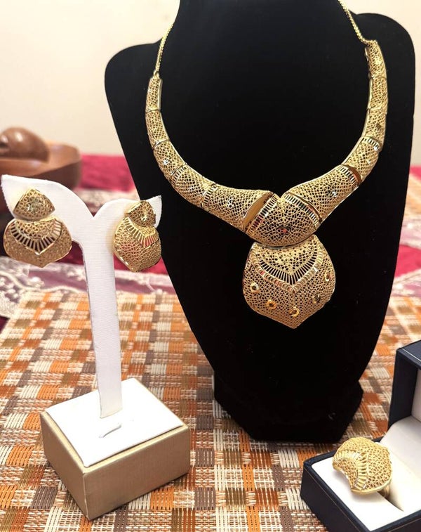 Beautiful Gold Color Necklace, Ring and Earrings Elegant Design