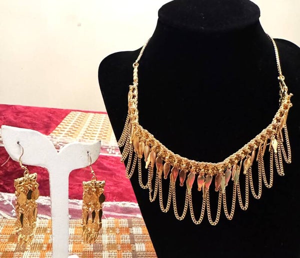 Beautiful Gold Tone Necklace and Earrings Dangling Chains With Cluster design