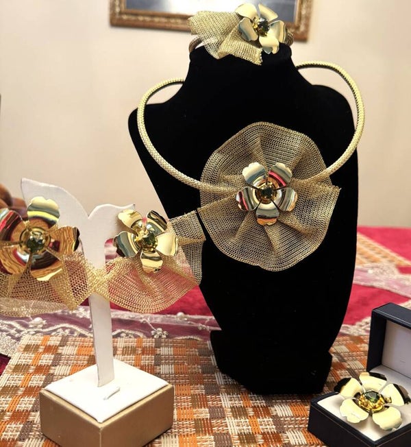 Beautiful Gold Color Necklace, Ring, Bracelet and Earrings Elegant Flower with Ribbon Design