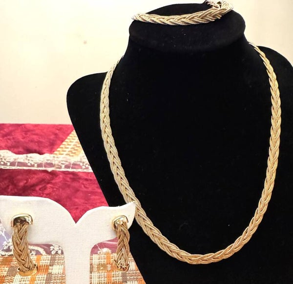 Beautiful Gold Tone Necklace, Bracelet and Earrings Braided Design