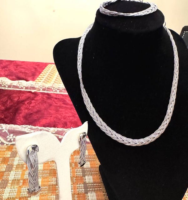 Beautiful Silver Necklace. Bracelet and Earrings Braid Design