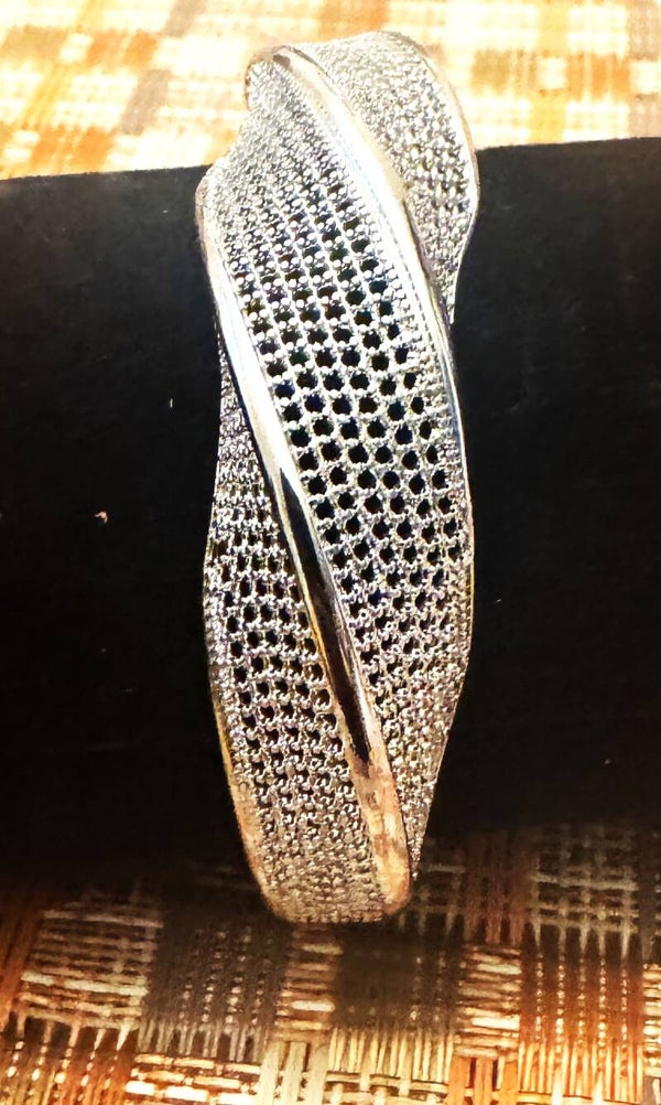 Beautiful Silver Tone Bracelet