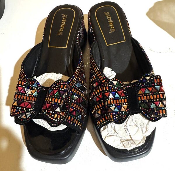 WOMEN SHOES