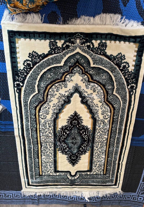 Islamic Prayer Mate Rugs Large