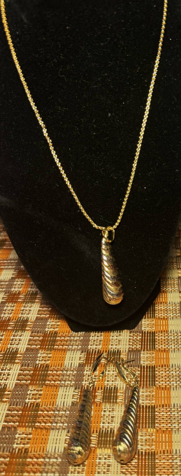 Women Jewelry Set.