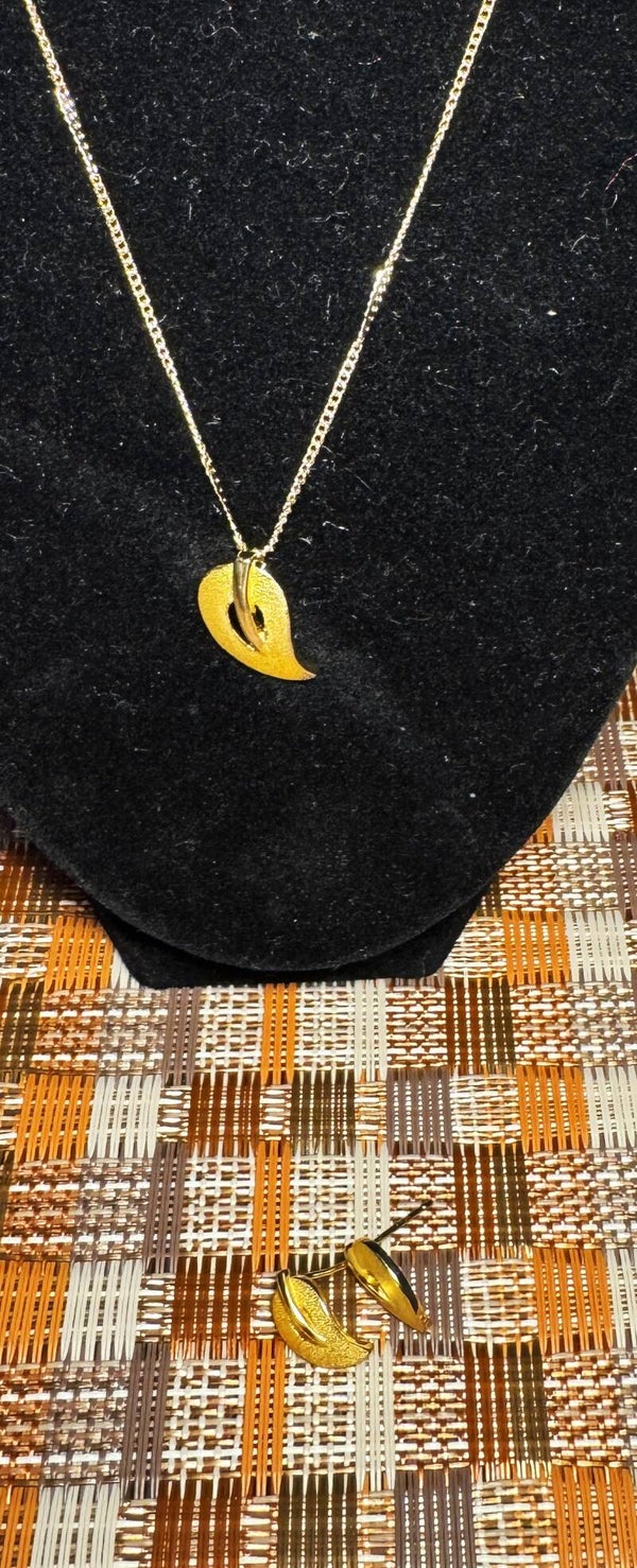Women Jewelry Set.