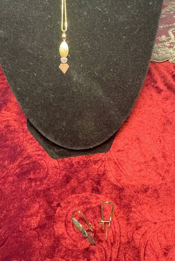 Women Jewelry Set.