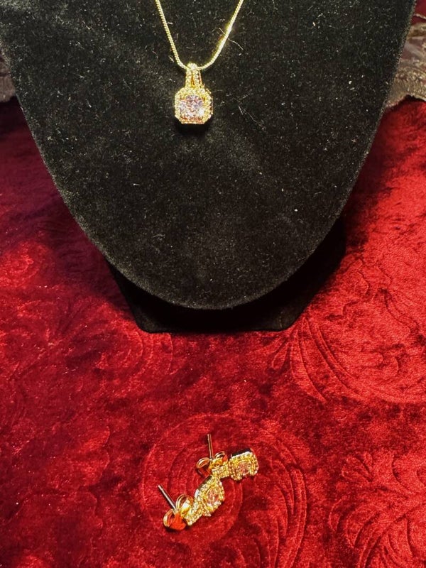 Women Jewelry Set.