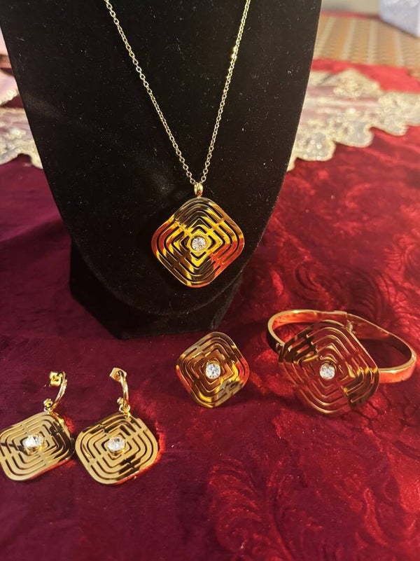 Women Jewelry Set.