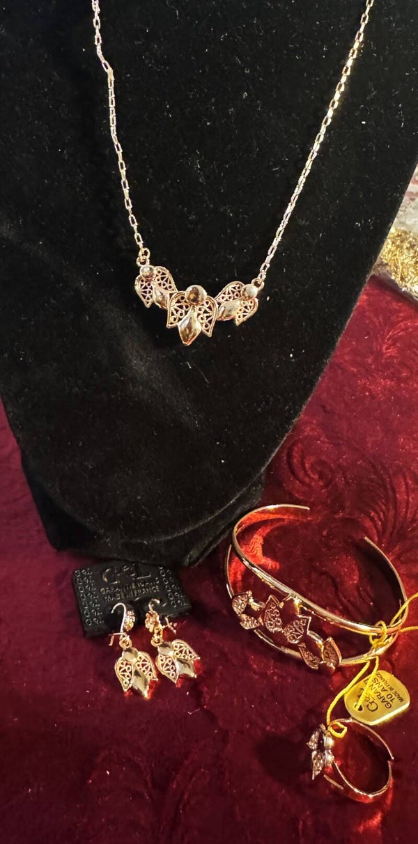 Women Jewelry Set.