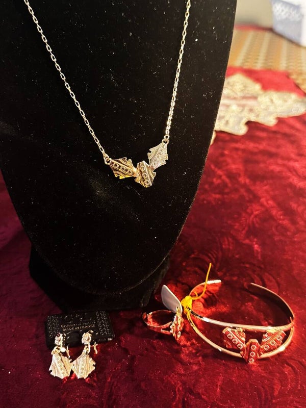 Women Jewelry Set.