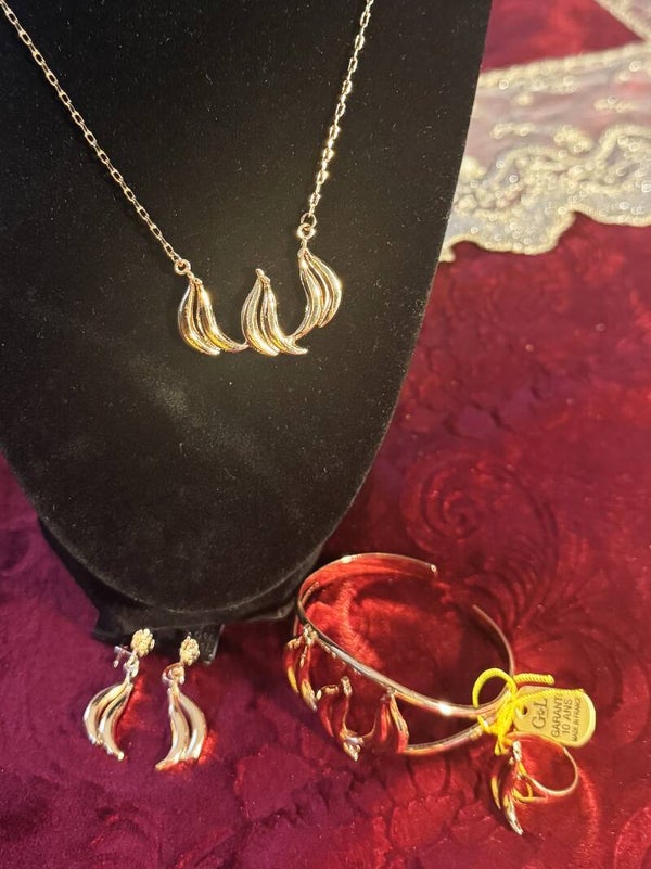 Women Jewelry Set.
