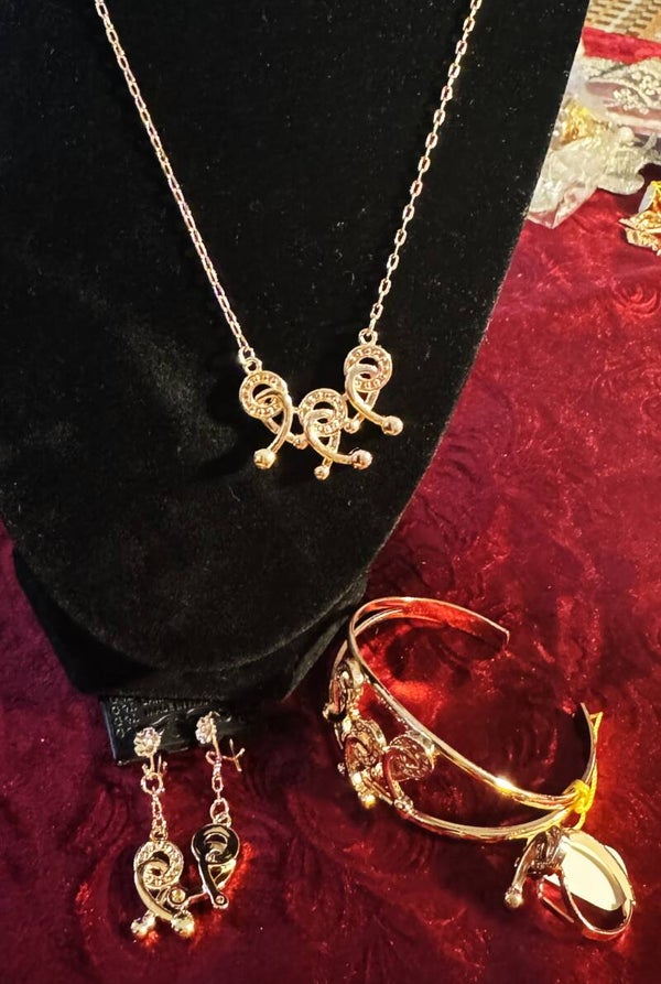 Women Jewelry Set.