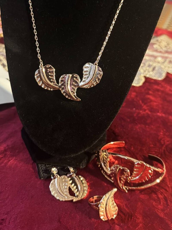 Women Jewelry Set.