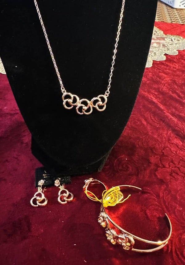 Women Jewelry Set.