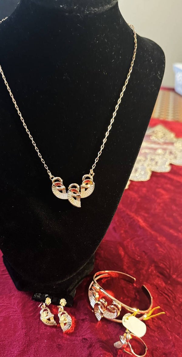 Women Jewelry Set.