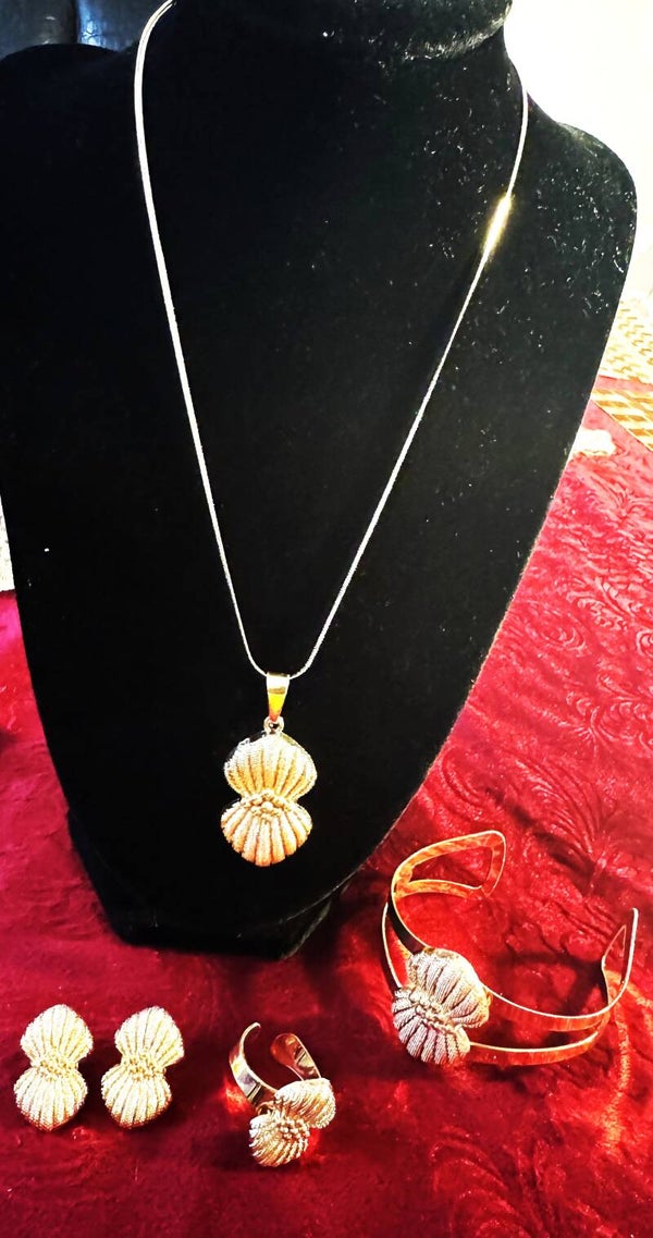 Women Jewelry Set.