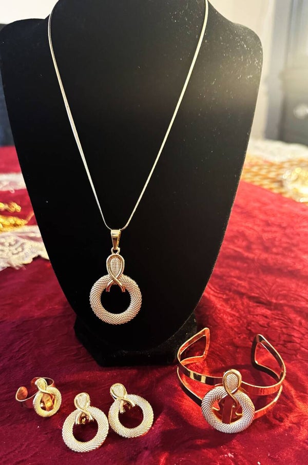 Women Jewelry Set.