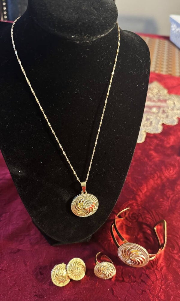Women Jewelry Set.