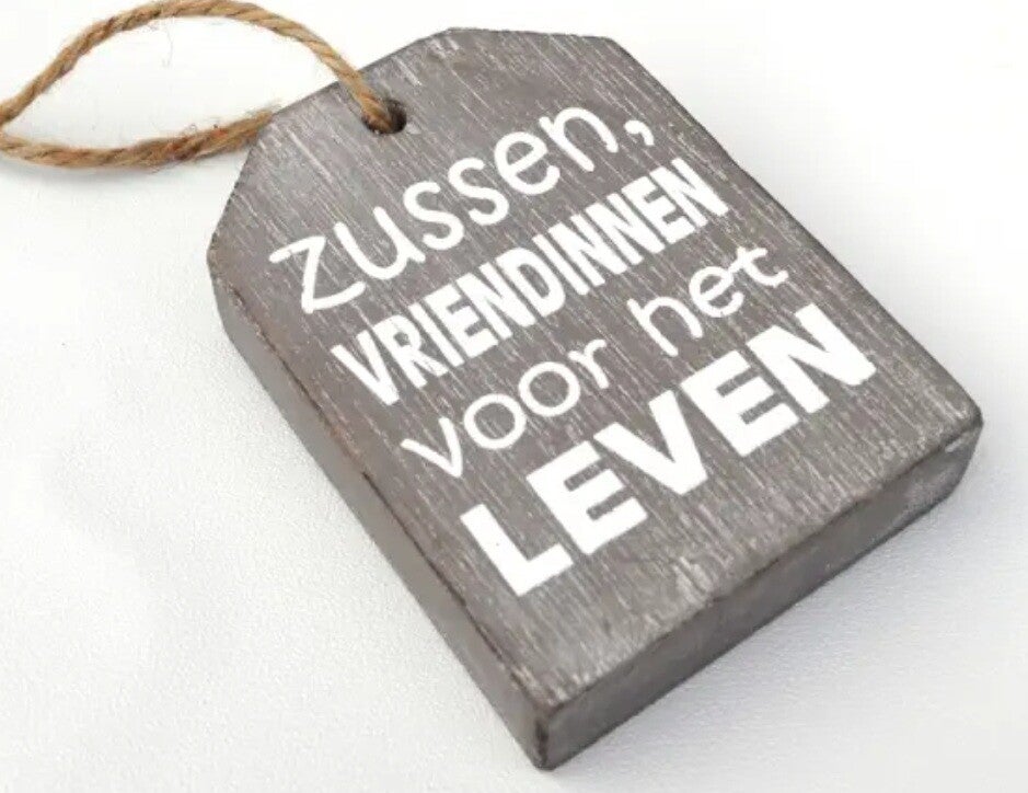 Hangend label zussen