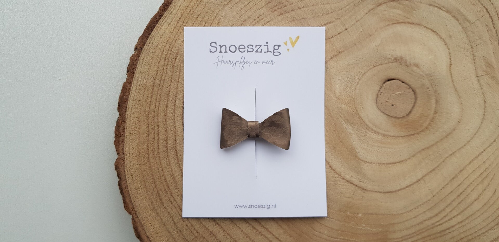 Bo - Leopard bruin glans